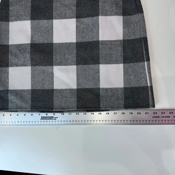 Weekend Max Mara large check-grey/white wool knee-length skirt. NEW w/tags! - Picture 4 of 9